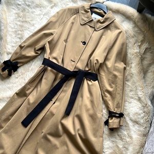 Zara Trench Coat 🧥Size: M / over sized